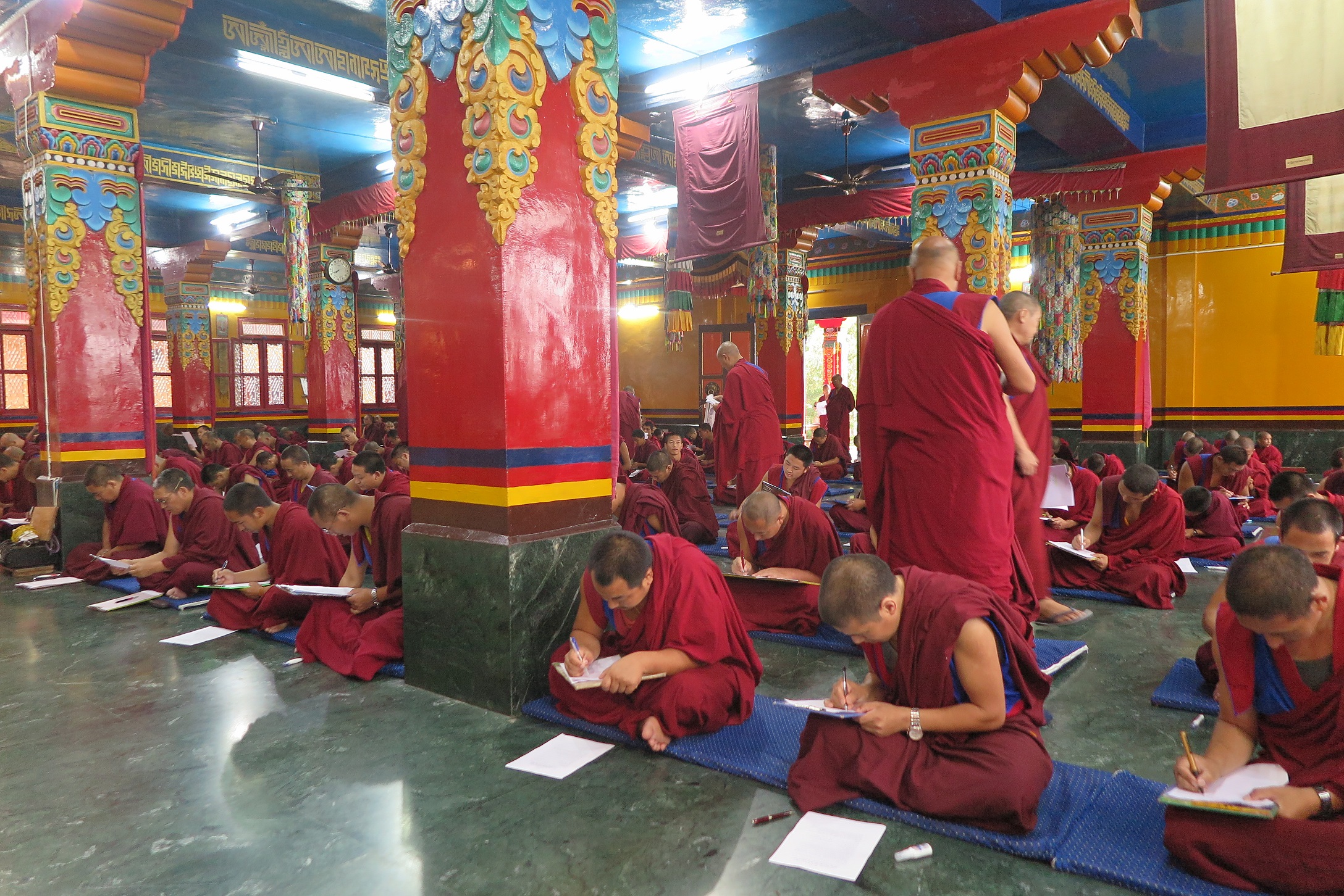 ༧གཡུང་དྲུང་བོན་གྱི་བཤད་སྒྲུབ་འདུས་སྡེའི་ལོ་ཕྱེད་ཡིག་རྒྱུགས་ཆེན་མོ་བཏངས ...