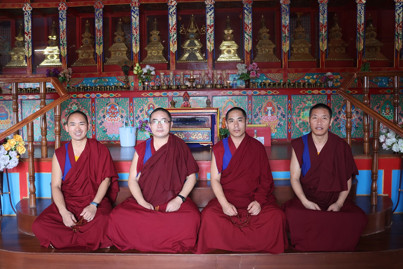 ༸གདན་ས་ཆེན་མོ་དཔལ་གཤེན་བསྟན་སྨན་རིའི་གླིང་གི་རྫོགས་ཆེན་སྒོམ་སྒྲུབ་འདུས་སྡེའི་སྐབས་གསུམ་པའི་སྒྲུབ་གྲྭ་བ་རྣམས་ཀྱིས་སྔོན་འགྲོ་འབུམ་དགུའི་བསག་སྦྱོང་གྲུབ་པ།