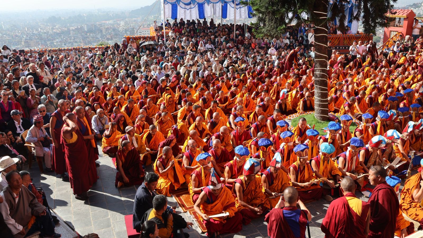 ཞིང་གཤེགས་དམ་པ་༸སྐྱབས་རྗེ་རྒྱལ་བ་སྨན་རིའི་ཡོངས་འཛིན་རིན་པོ་ཆེའི་སྐུ་གདུང་ཞུགས་འབུལ་གྱི་ཀུན་རིགས་ལས་བཞིན་རྒྱུན་ལྔའི་མཆོད་འབུལ་ཡོངས་སུ་གྲུབ་པ།