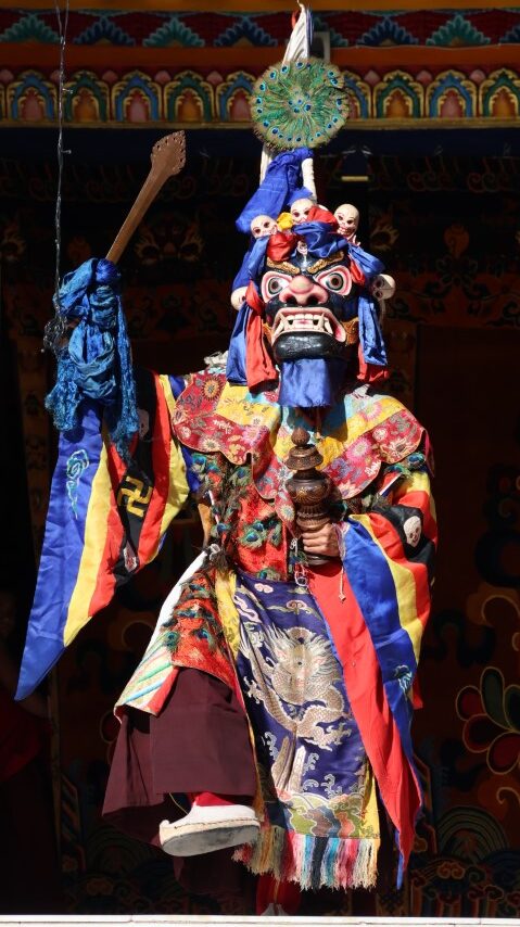 བོད་མེ་ཕོ་རྟ་ཡི་ལོའི་༸གདན་ས་སྨན་རིའི་གླིང་གི་གཤེན་གྱི་གར་འཆམ་ཆེན་མོ།