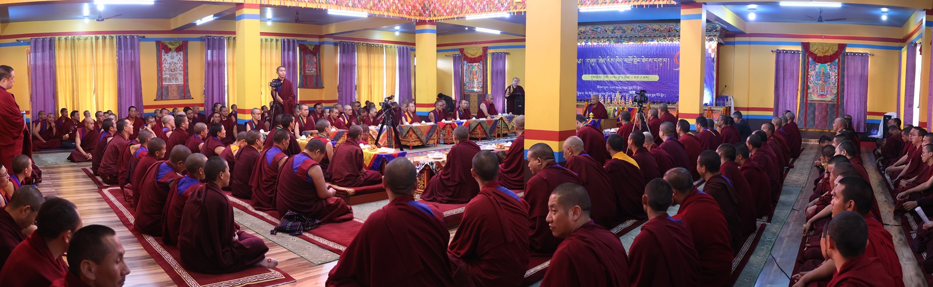 གདན་ས་སྨན་རིའི་གླིང་དུ་འཚོགས་བཞིན་པའི་ཆོས་རྒྱུད་རིས་མེད་གཞུང་ཆེན་བགྲོ་གླེང་ཐེངས་དགུ་པའི་ཉིན་ལྔ་པའམ་མཐའ་མ།