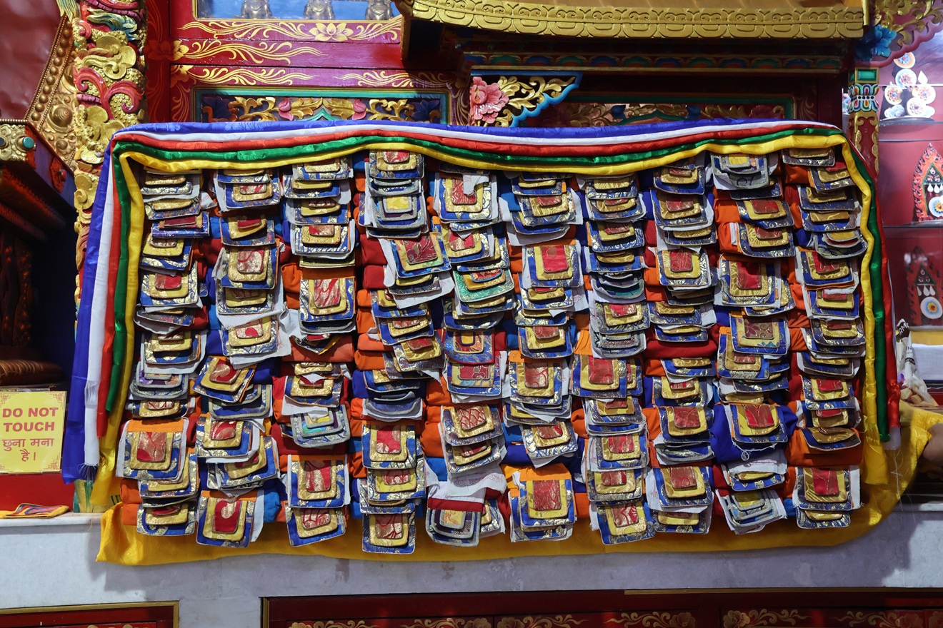 ༸གདན་ས་སྨན་རིའི་གླིང་གི་བོད་མེ་རྟ་ལོའི་བོད་ཟླ་ ༤ པའི་༸རྒྱལ་བའི་བཀའ་རིན་པོ་ཆེ་ལྗགས་ཀློག་གྲུབ་པ།