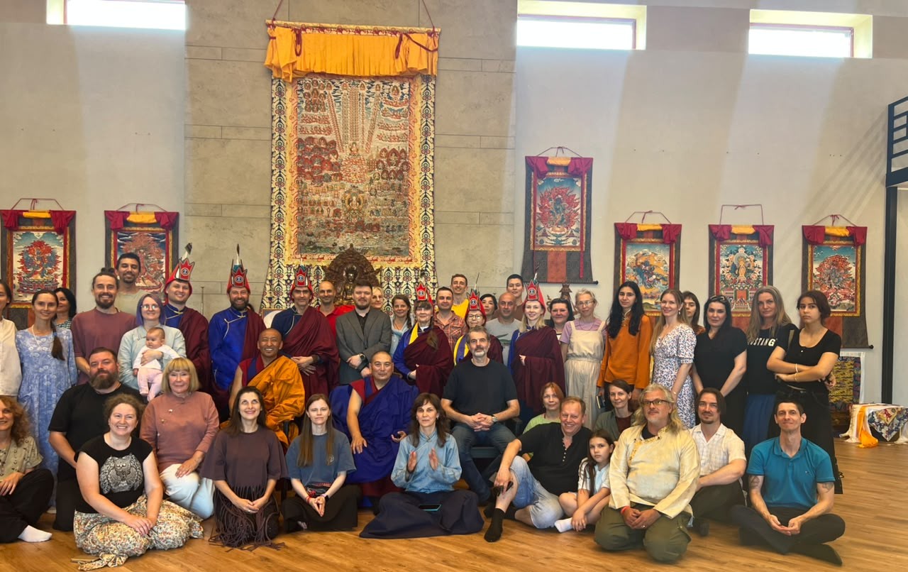 ཨུ་རུ་སུའི་བོན་གྱི་འདུ་གནས་གསང་སྔགས་གཡུང་དྲུང་བདུད་འདུལ་གླིང་གི་སྐབས་དང་པོའི་སྒྲུབ་ཐོན་མཛད་སྒོ་སྤེལ་བ།